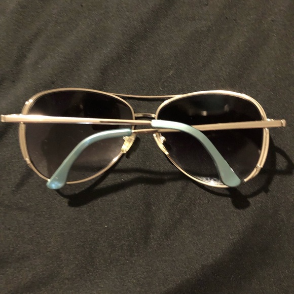 Maurice’s Aviator Sunglasses - Picture 6 of 6